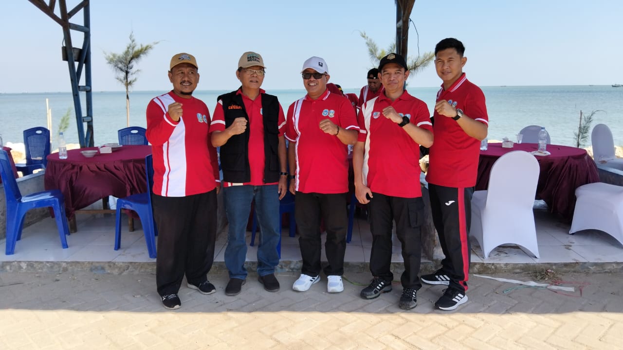Anggota Forum CSR Jatim lakukan Kolaborasi Aksi Bersih Pantai di Lamongan
